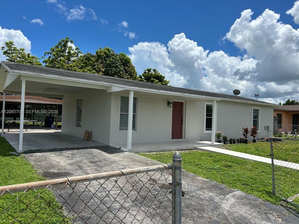 For Rent: $3,200 (3 beds, 2 baths, 1468 Square Feet)