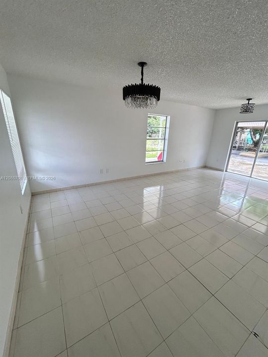 For Rent: $3,200 (3 beds, 2 baths, 1468 Square Feet)