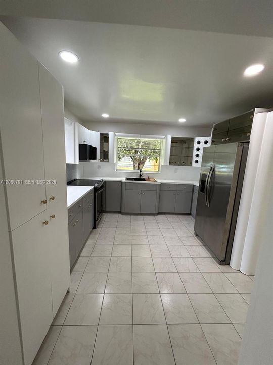 For Rent: $3,200 (3 beds, 2 baths, 1468 Square Feet)