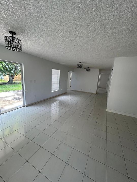 For Rent: $3,200 (3 beds, 2 baths, 1468 Square Feet)