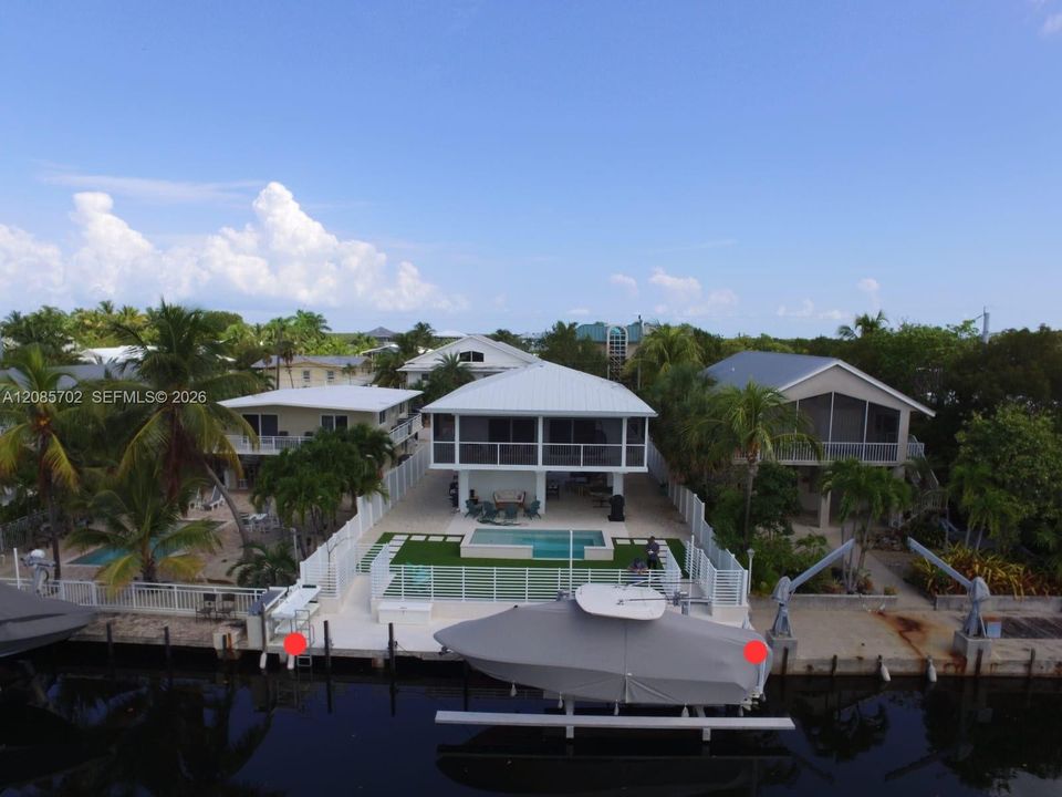 For Sale: $2,195,000 (2 beds, 2 baths, 1066 Square Feet)