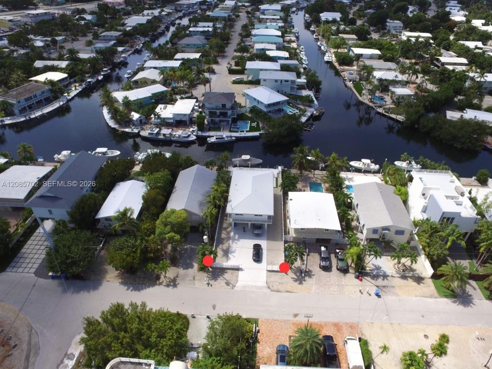 For Sale: $2,195,000 (2 beds, 2 baths, 1066 Square Feet)