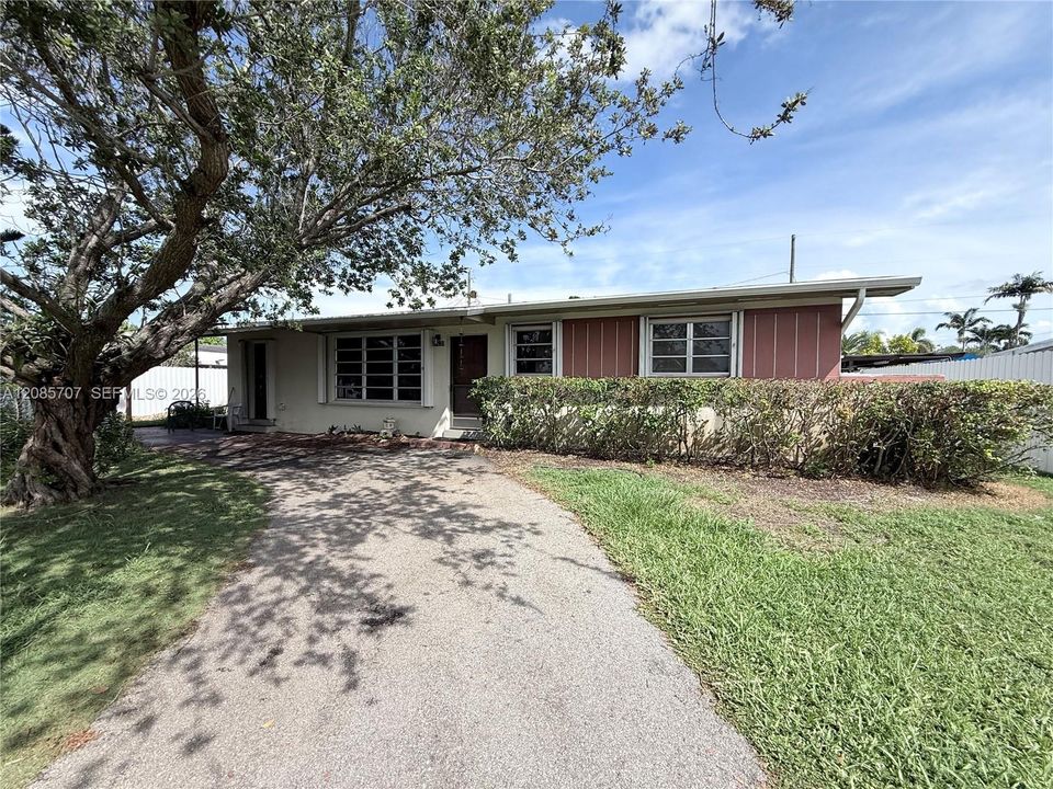For Sale: $520,000 (3 beds, 2 baths, 1311 Square Feet)