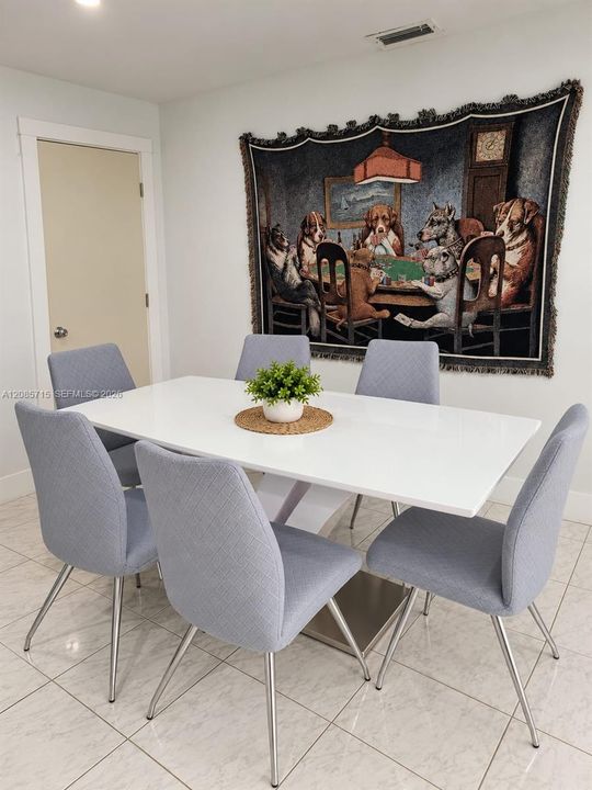 For Rent: $2,900 (2 beds, 1 baths, 2066 Square Feet)