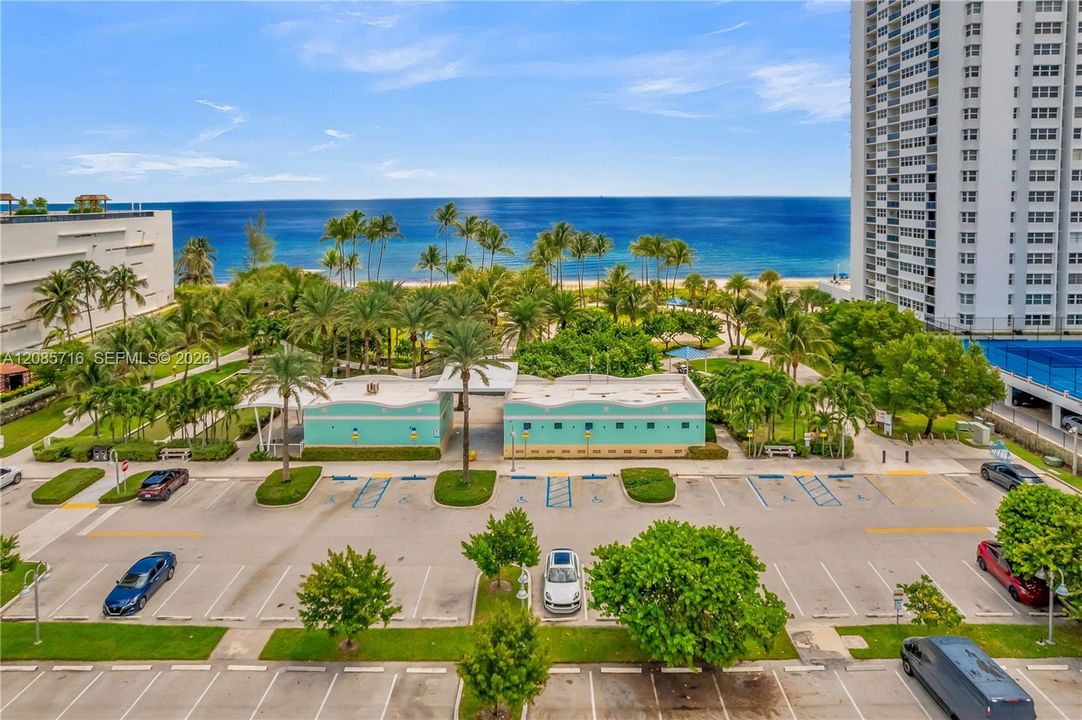 For Sale: $665,000 (2 beds, 1 baths, 1086 Square Feet)