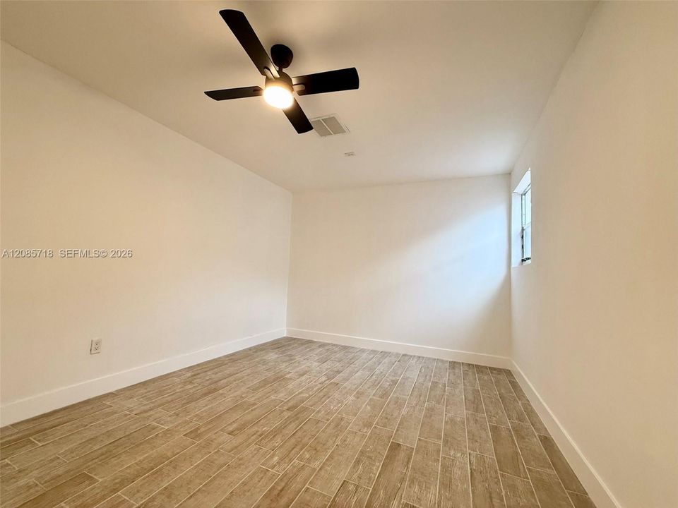 For Rent: $5,500 (4 beds, 2 baths, 1678 Square Feet)
