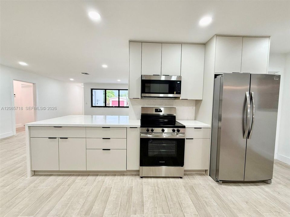 For Rent: $5,500 (4 beds, 2 baths, 1678 Square Feet)