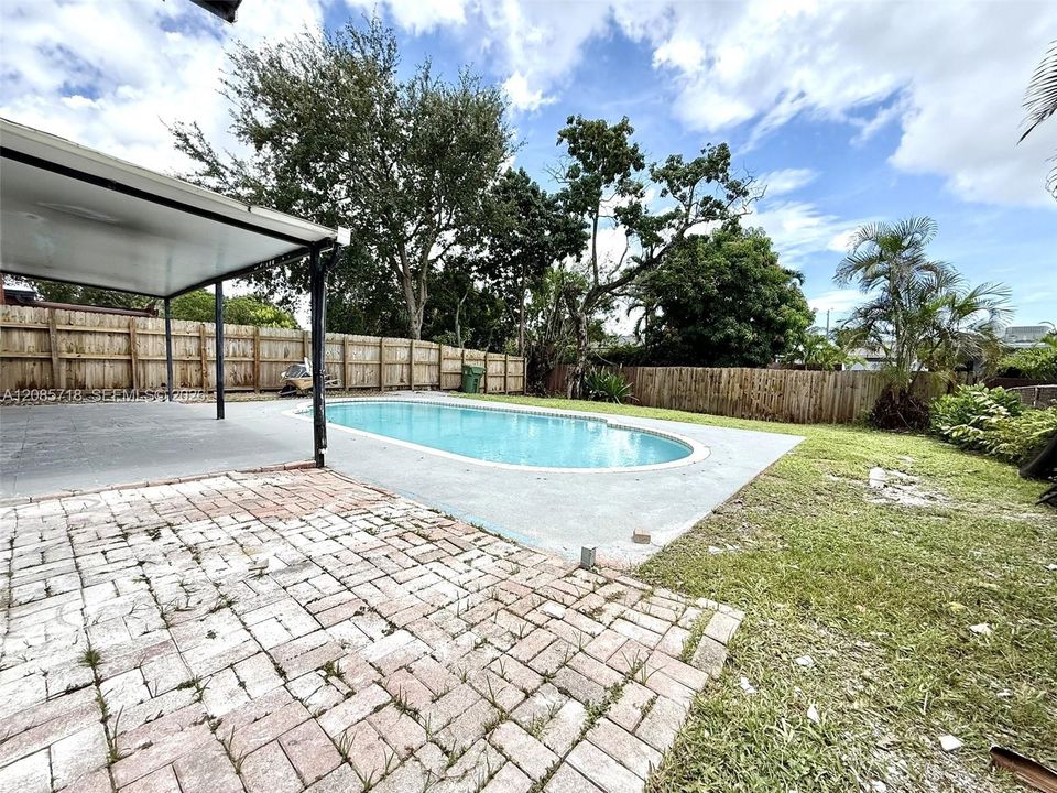 For Rent: $5,500 (4 beds, 2 baths, 1678 Square Feet)