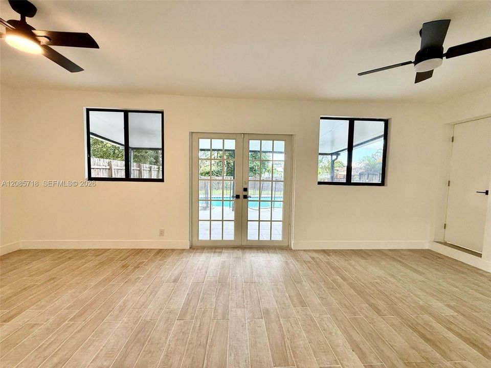 For Rent: $5,500 (4 beds, 2 baths, 1678 Square Feet)
