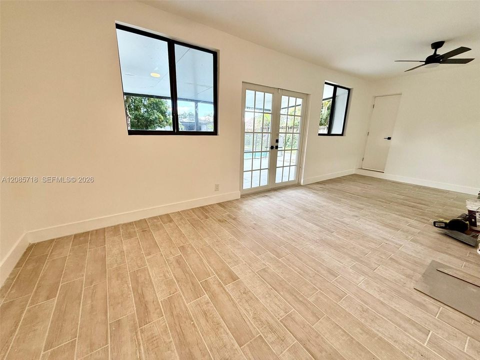 For Rent: $5,500 (4 beds, 2 baths, 1678 Square Feet)