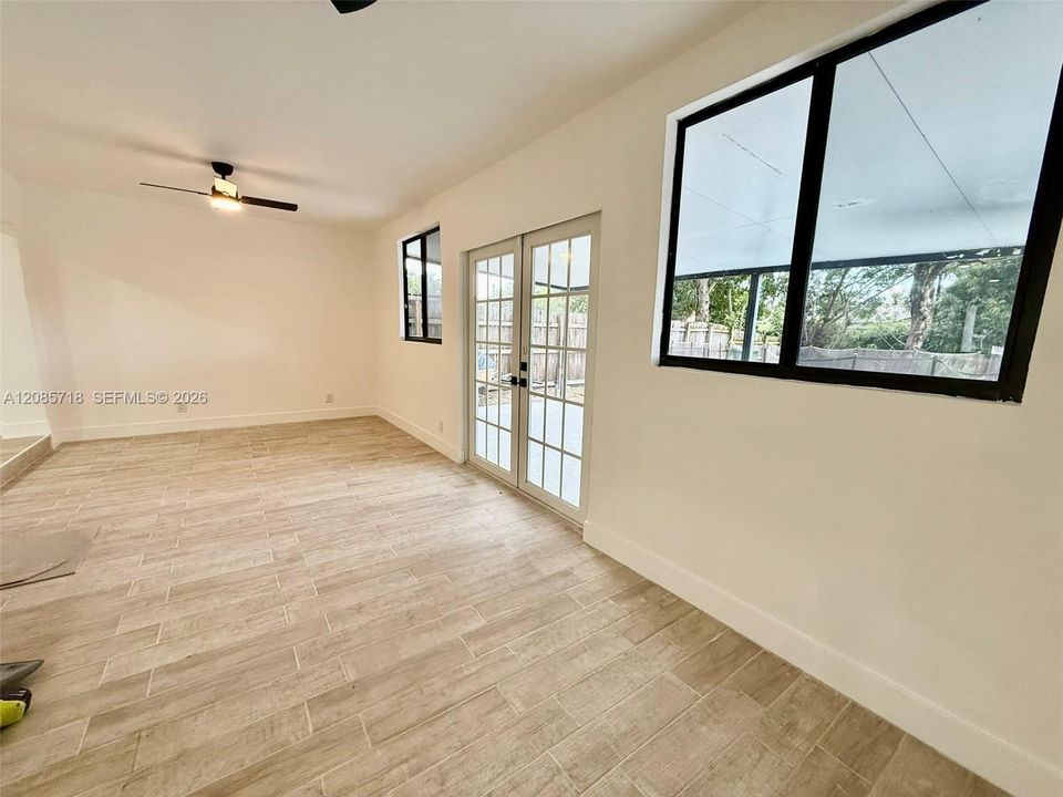 For Rent: $5,500 (4 beds, 2 baths, 1678 Square Feet)