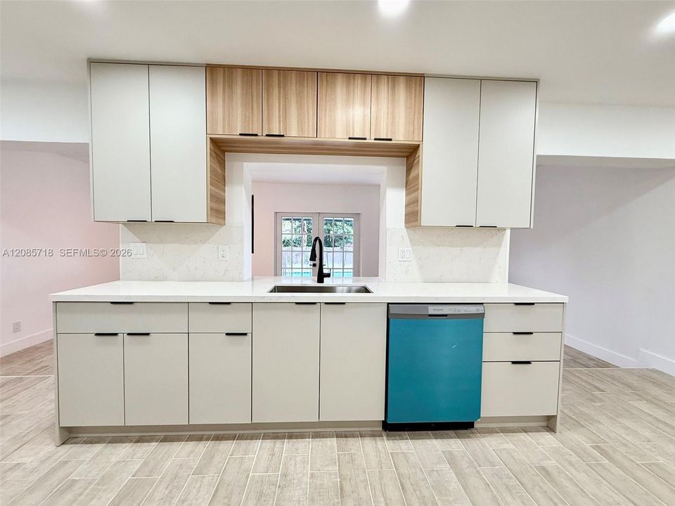 For Rent: $5,500 (4 beds, 2 baths, 1678 Square Feet)
