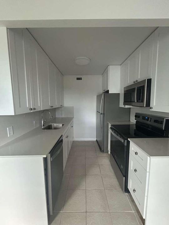 KITCHEN--