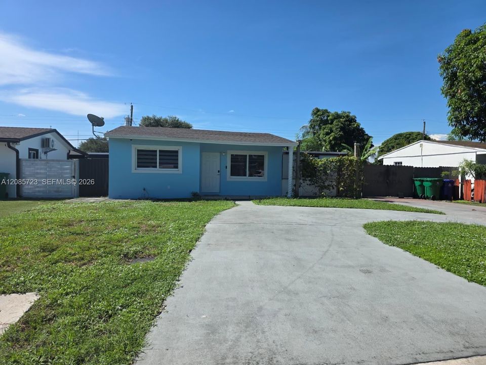 For Sale: $440,000 (2 beds, 1 baths, 642 Square Feet)
