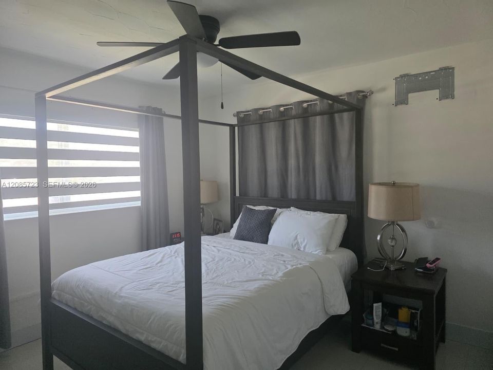 For Sale: $440,000 (2 beds, 1 baths, 642 Square Feet)