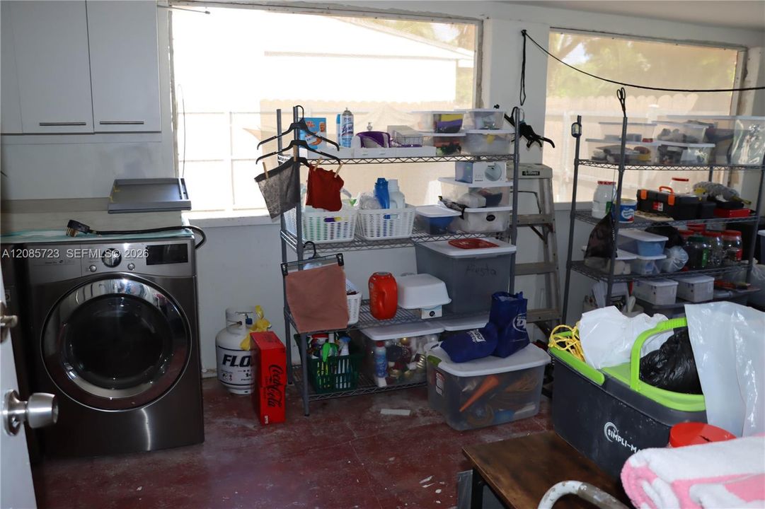 For Sale: $440,000 (2 beds, 1 baths, 642 Square Feet)