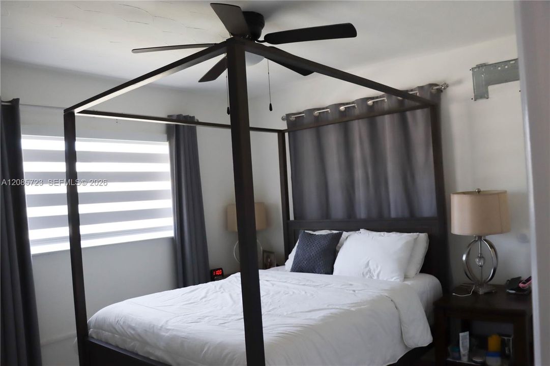 For Sale: $440,000 (2 beds, 1 baths, 642 Square Feet)