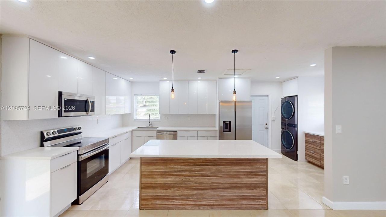 En Venta: $525,000 (3 camas, 1 baños, 0 Pies cuadrados)