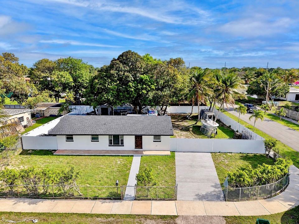 En Venta: $525,000 (3 camas, 1 baños, 0 Pies cuadrados)