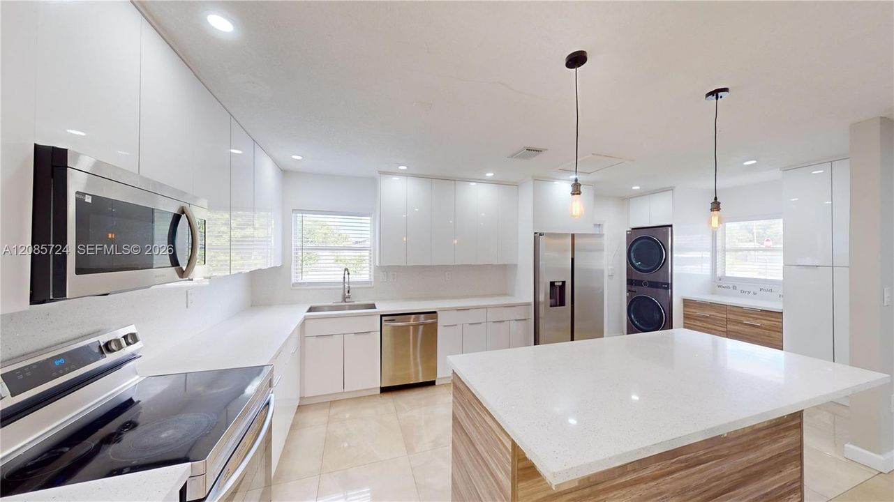 En Venta: $525,000 (3 camas, 1 baños, 0 Pies cuadrados)