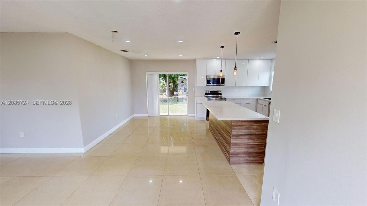 En Venta: $525,000 (3 camas, 1 baños, 0 Pies cuadrados)