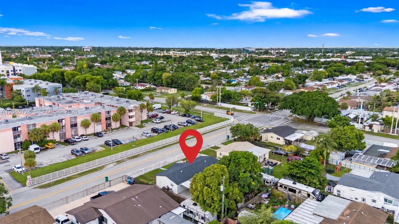For Sale: $660,000 (5 beds, 3 baths, 1524 Square Feet)