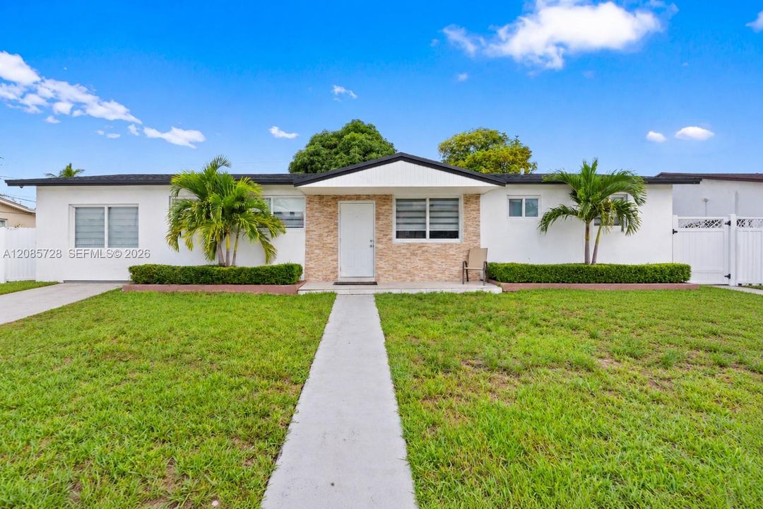 For Sale: $660,000 (5 beds, 3 baths, 1524 Square Feet)