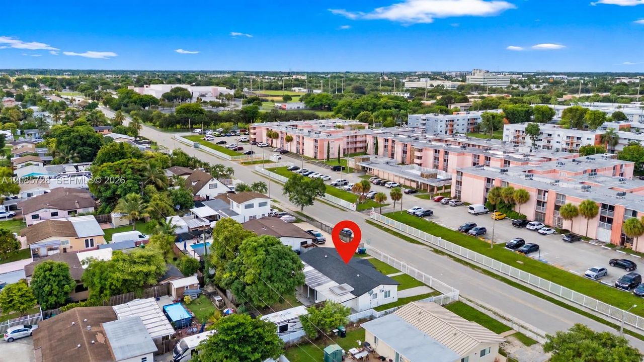 For Sale: $660,000 (5 beds, 3 baths, 1524 Square Feet)