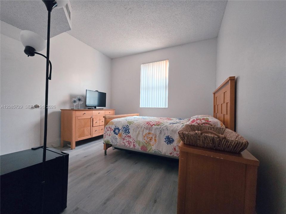 En Renta: $3,700 (4 camas, 2 baños, 1728 Pies cuadrados)