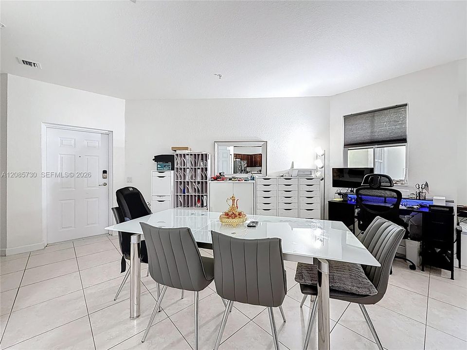 For Sale: $380,000 (2 beds, 2 baths, 1088 Square Feet)