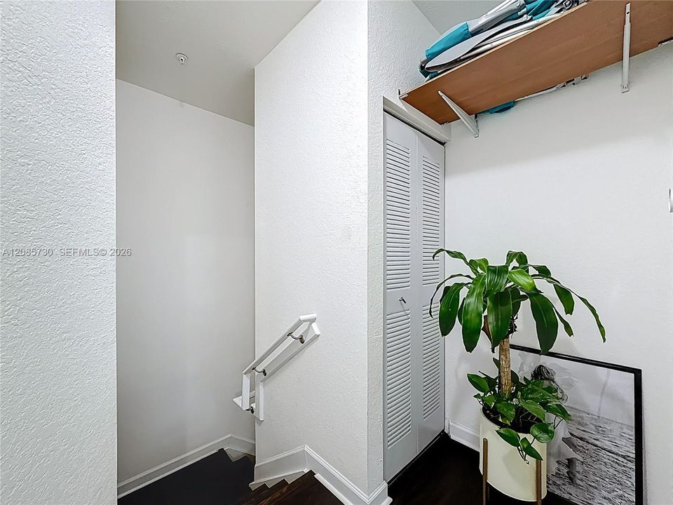 For Sale: $380,000 (2 beds, 2 baths, 1088 Square Feet)