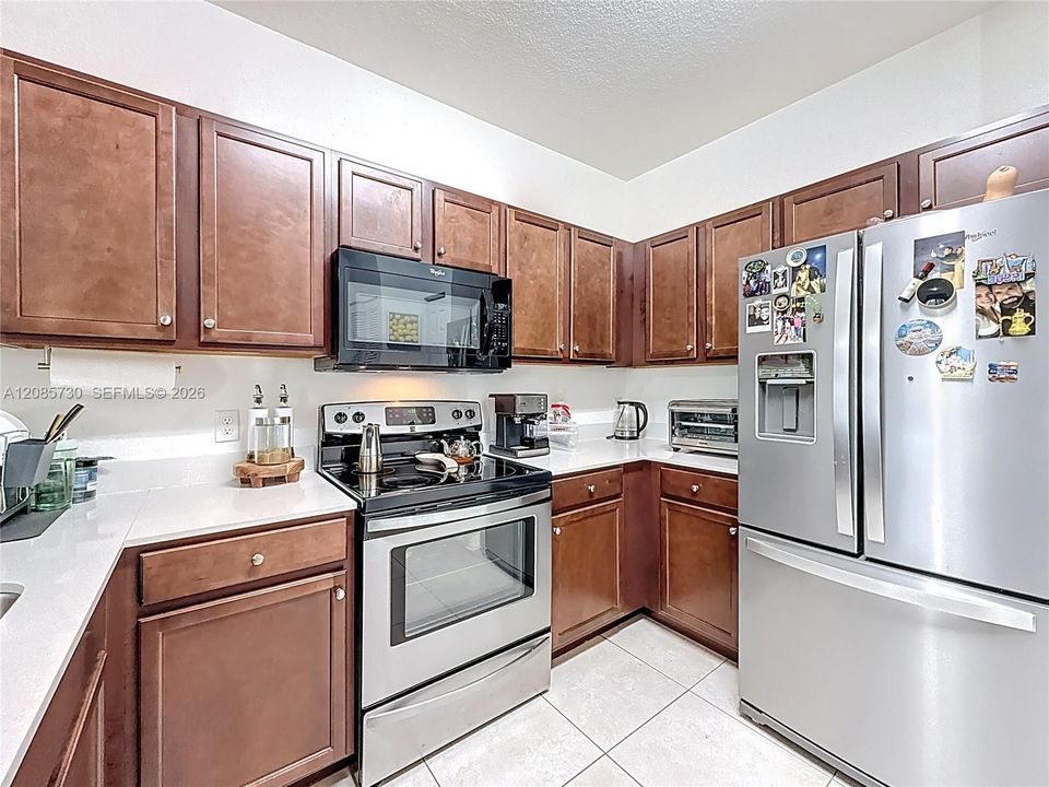 For Sale: $380,000 (2 beds, 2 baths, 1088 Square Feet)