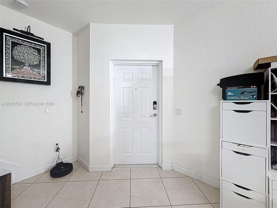 For Sale: $380,000 (2 beds, 2 baths, 1088 Square Feet)