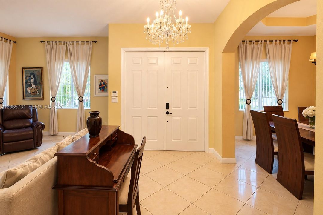 For Sale: $670,000 (3 beds, 2 baths, 2062 Square Feet)