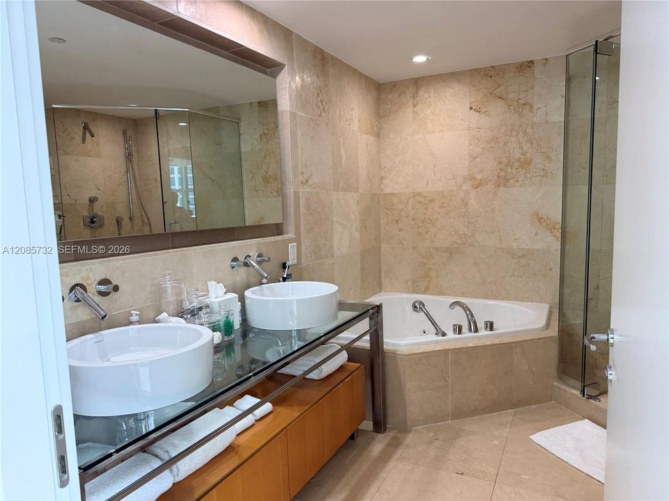 For Rent: $5,500 (2 beds, 2 baths, 1300 Square Feet)