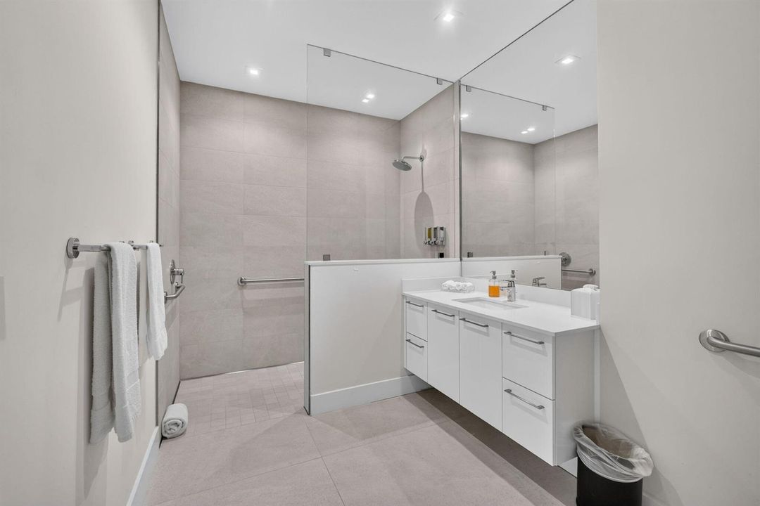 Hospitality Guest Suite bathrom