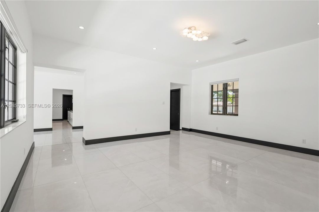 En Renta: $14,000 (4 camas, 4 baños, 3702 Pies cuadrados)