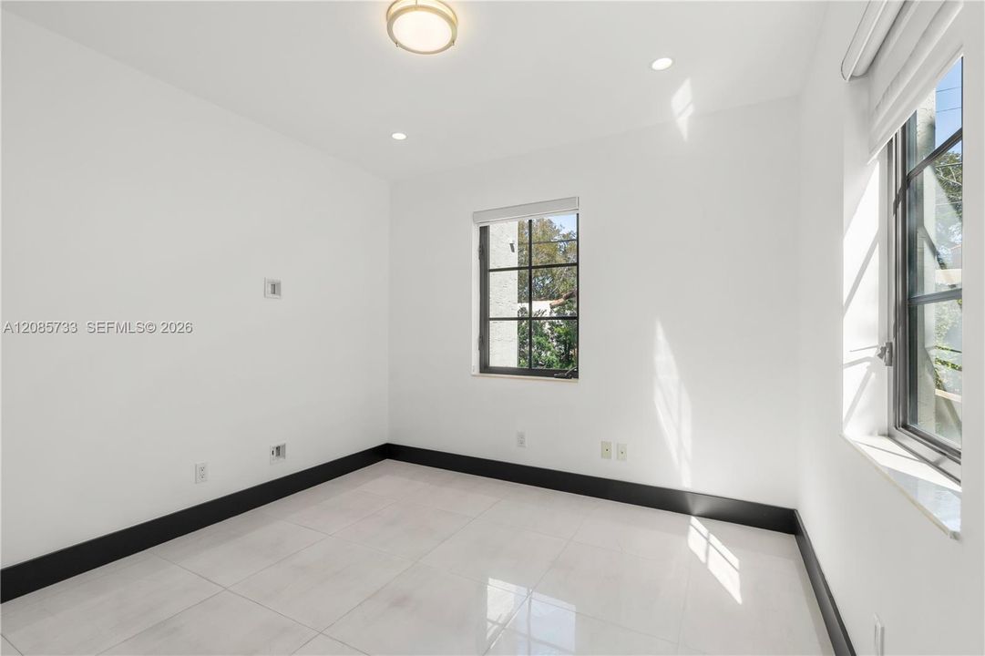 En Renta: $14,000 (4 camas, 4 baños, 3702 Pies cuadrados)