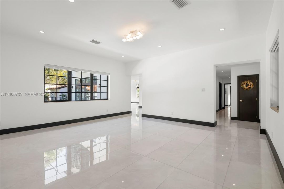 En Renta: $14,000 (4 camas, 4 baños, 3702 Pies cuadrados)
