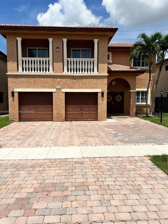 For Sale: $599,900 (4 beds, 3 baths, 2599 Square Feet)