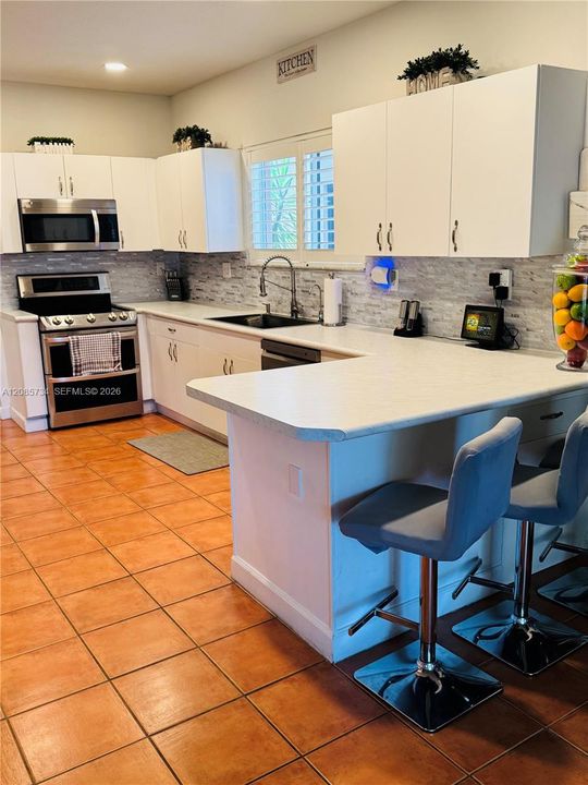 For Sale: $599,900 (4 beds, 3 baths, 2599 Square Feet)