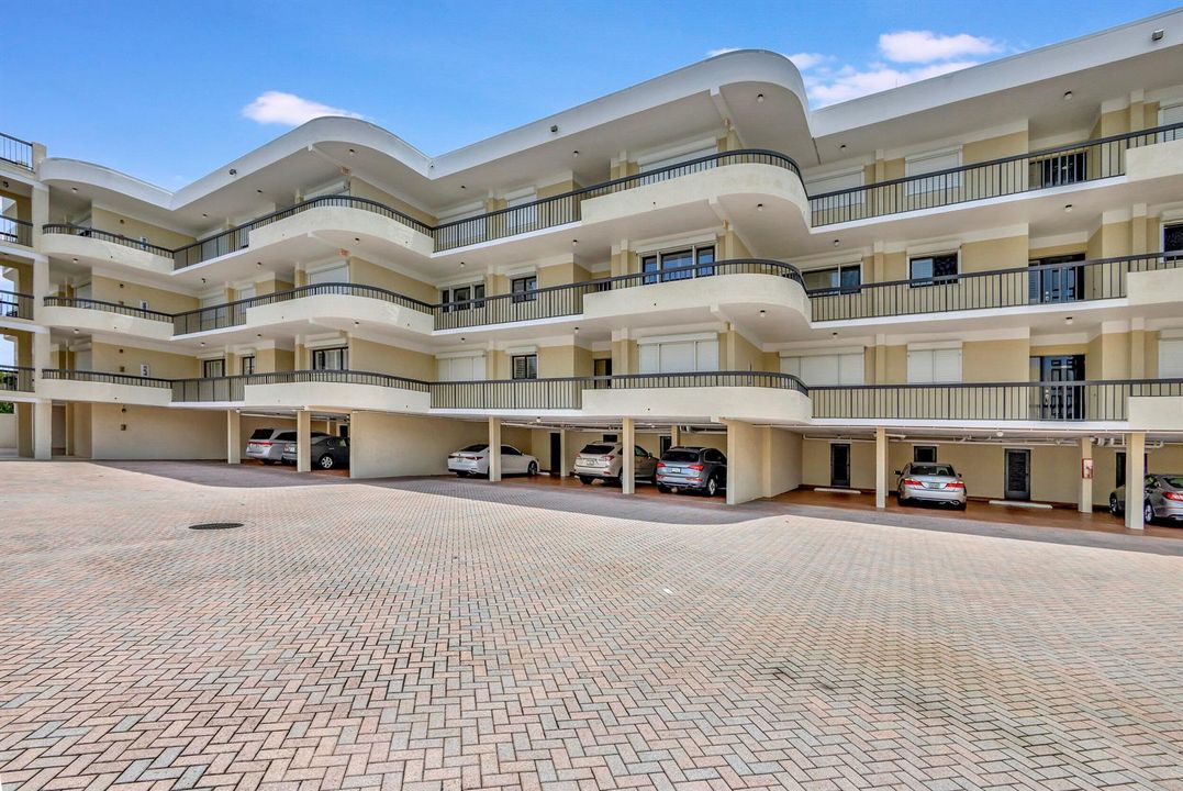 Royal Homestead Condo