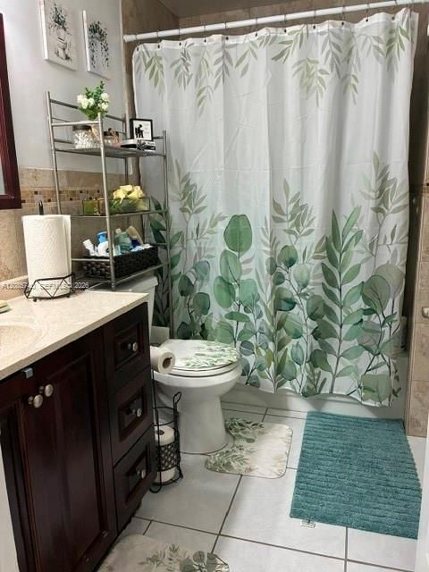En Renta: $5,000 (4 camas, 2 baños, 1737 Pies cuadrados)