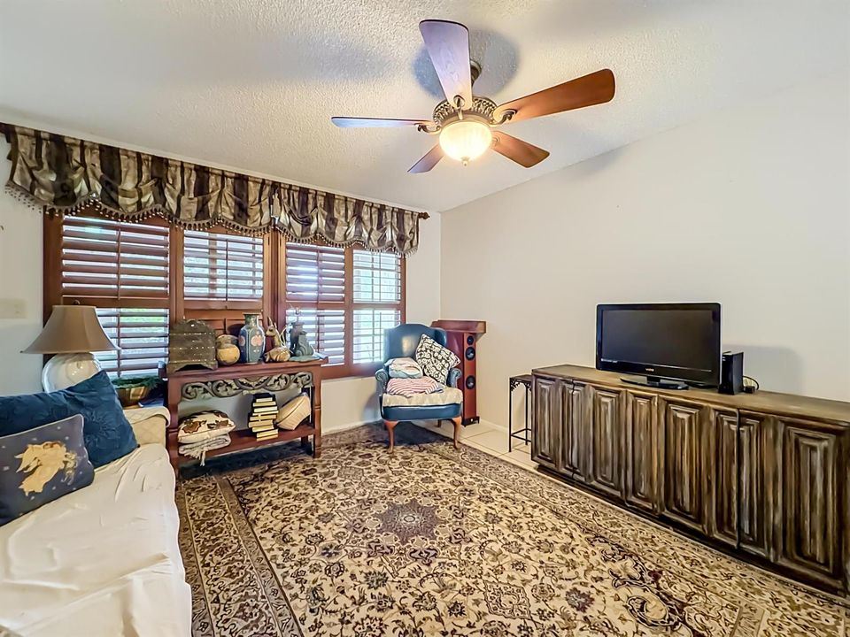 1324 Cromey Road NE-11