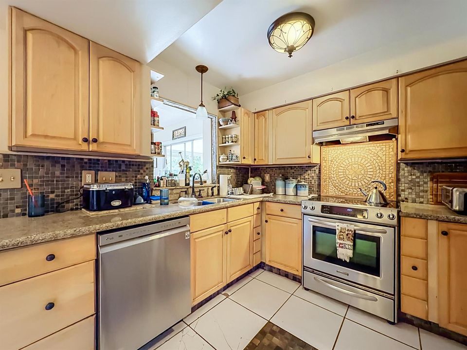1324 Cromey Road NE-19