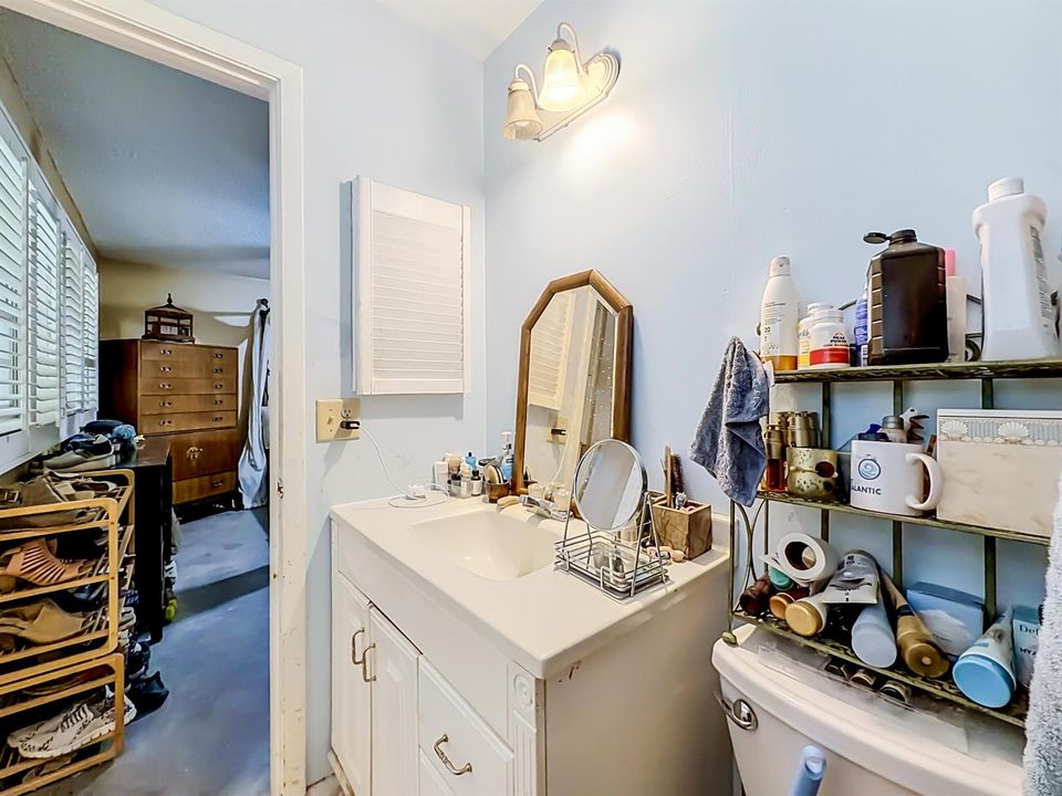 1324 Cromey Road NE-39