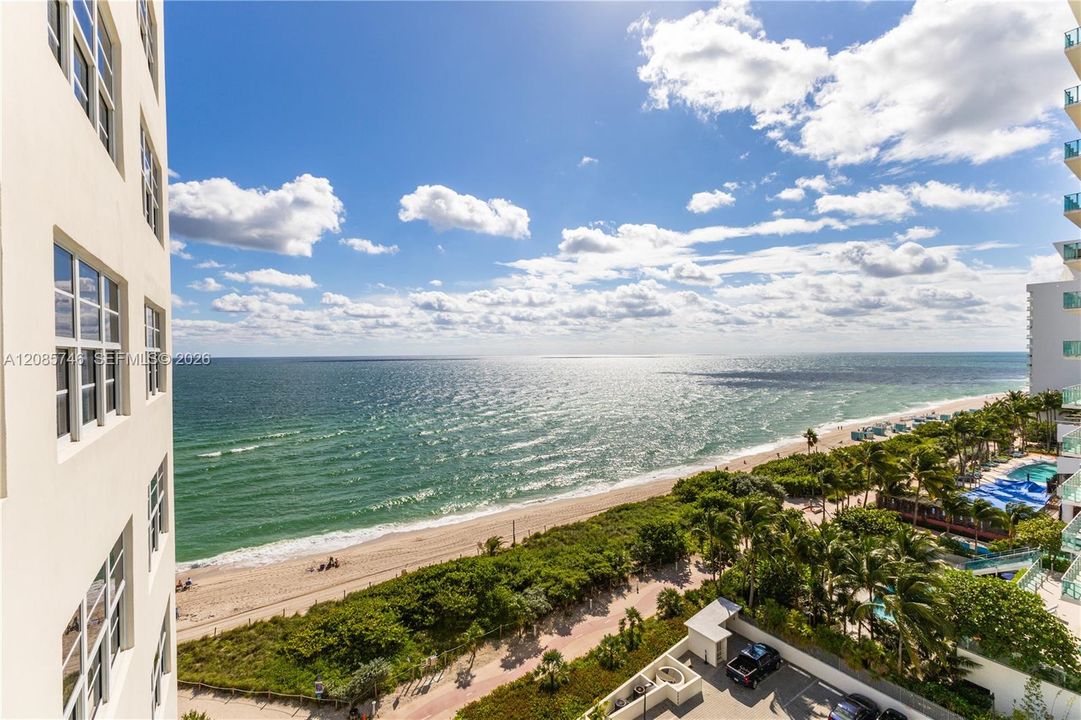 For Rent: $5,800 (2 beds, 2 baths, 1238 Square Feet)