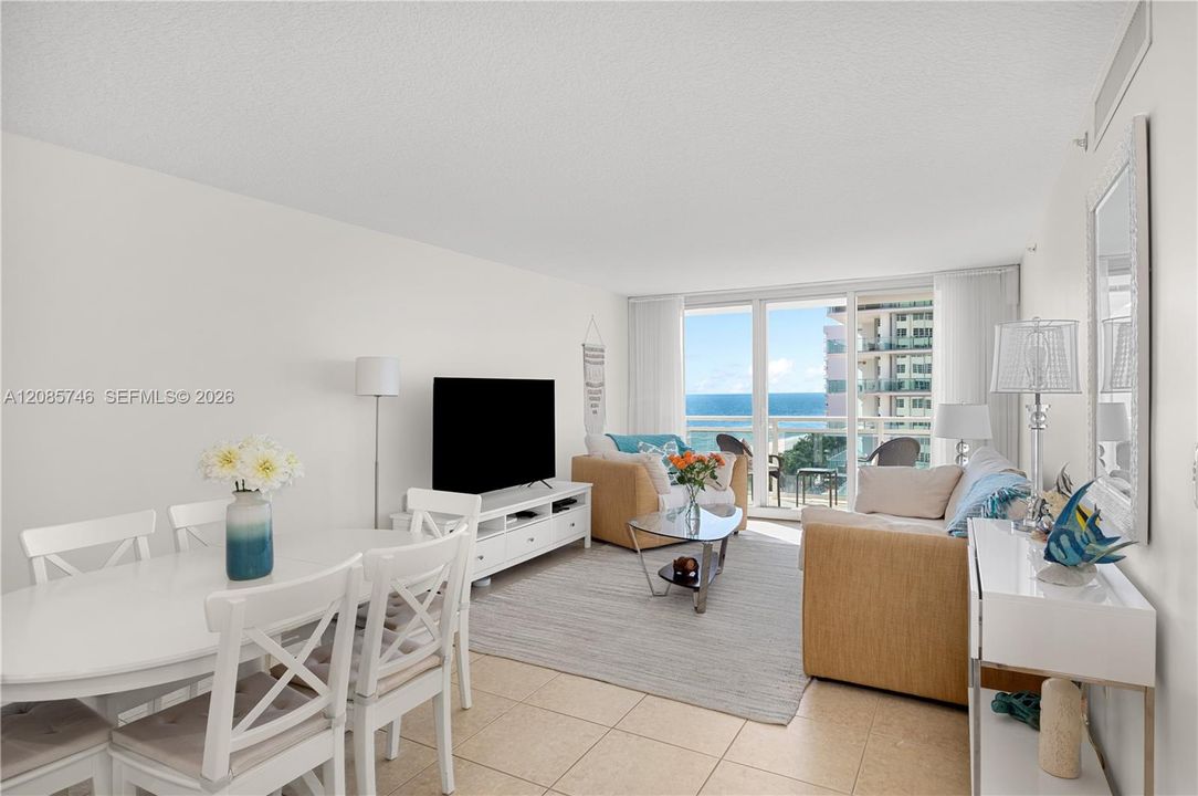 For Rent: $5,800 (2 beds, 2 baths, 1238 Square Feet)