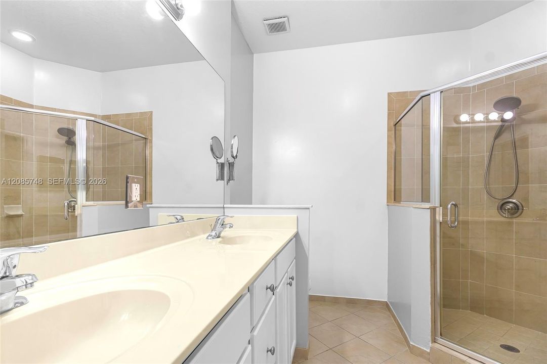 For Rent: $3,600 (4 beds, 3 baths, 1736 Square Feet)
