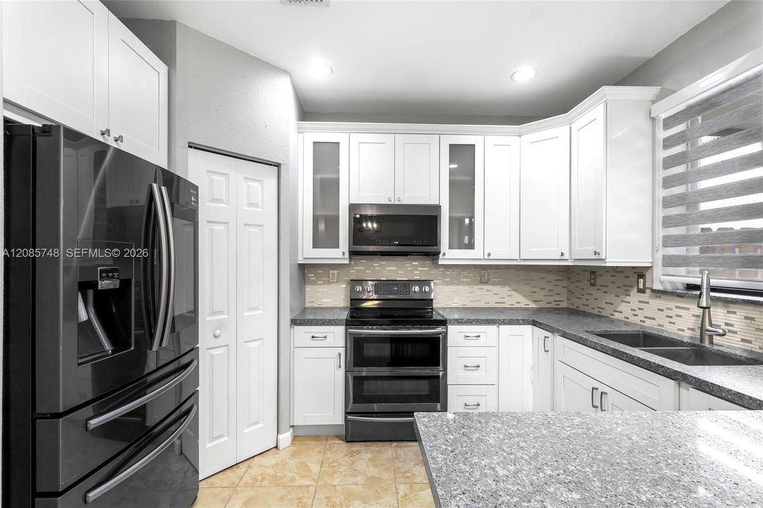 For Rent: $3,600 (4 beds, 3 baths, 1736 Square Feet)